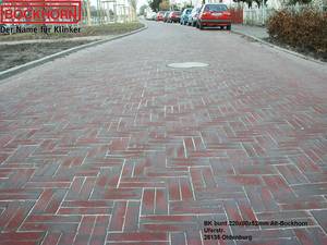 "Gehfreundliches Klinkerpflaster"
                        in Oldenburg, z.B. die Uferstrasse