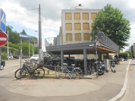 Z�rich-Stadelhofen Veloparking doppelstock