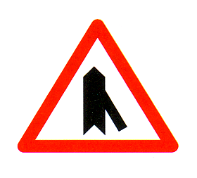 Verkehrszeichen: Einfahrt von Rechts